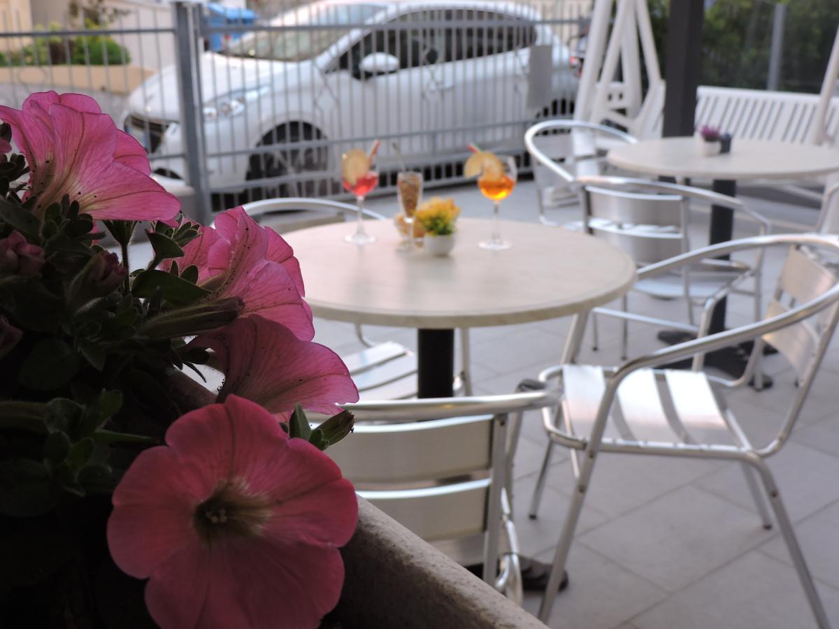Albergo Sabrina Rimini Exterior foto